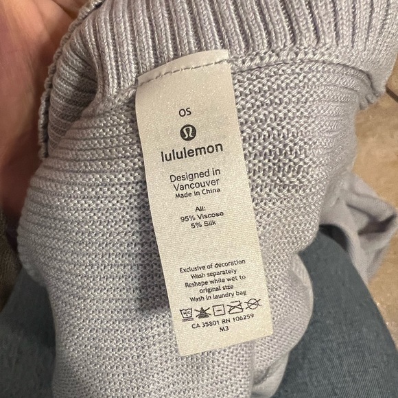 Lululemon shawl - Picture 1 of 2